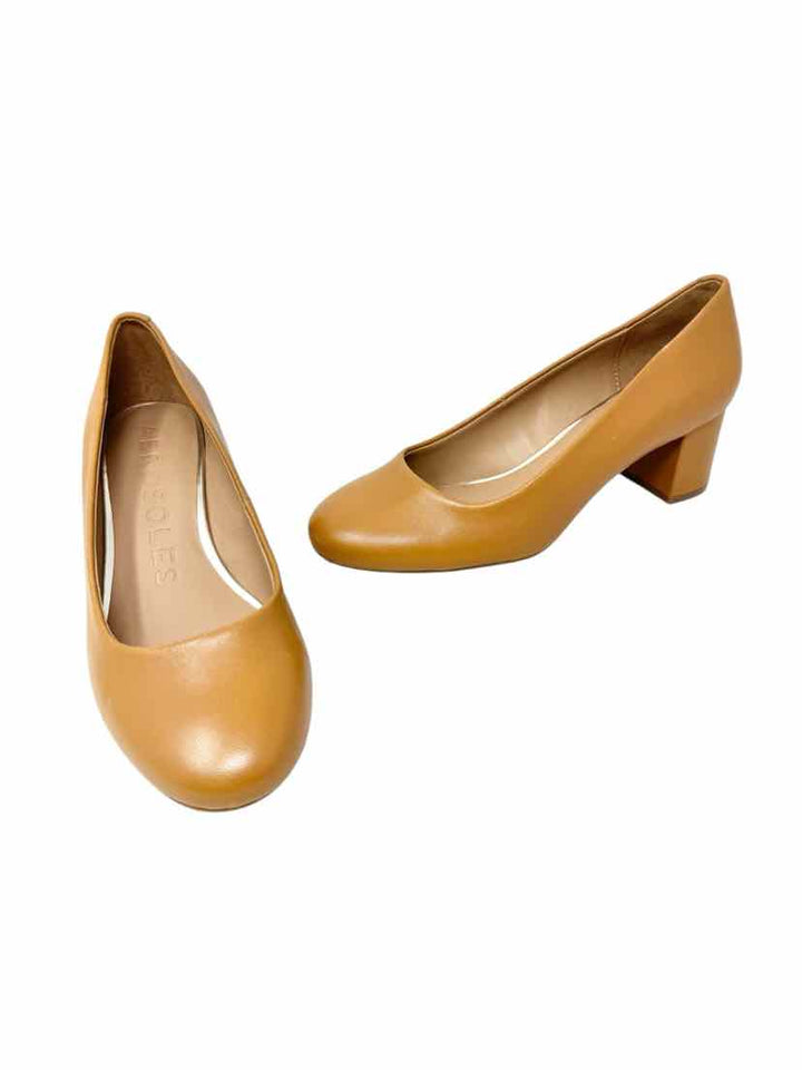 Shoe Size 8 AEROSOLES Tan Leather Pumps