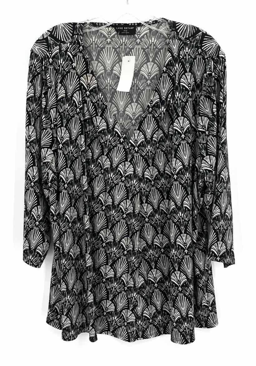 Size 22/24 LANE BRYANT Black/White Shirt