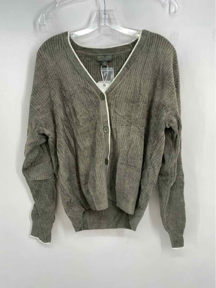 Size M Barefoot Dreams Gray Sweater