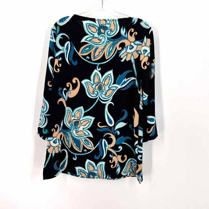 Size M Chico's Multi-Color Knit Shirt