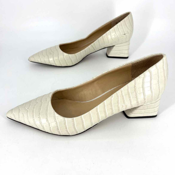 Shoe Size 7 FRANCO SARTO Ivory Pumps