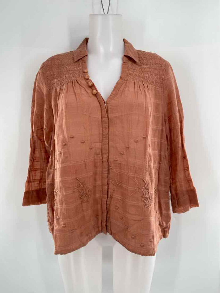 Size 4 Anthropologie Tan Shirt