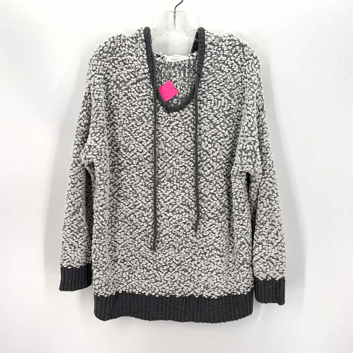 Size M/L AMERICAN THREADS White Sweater