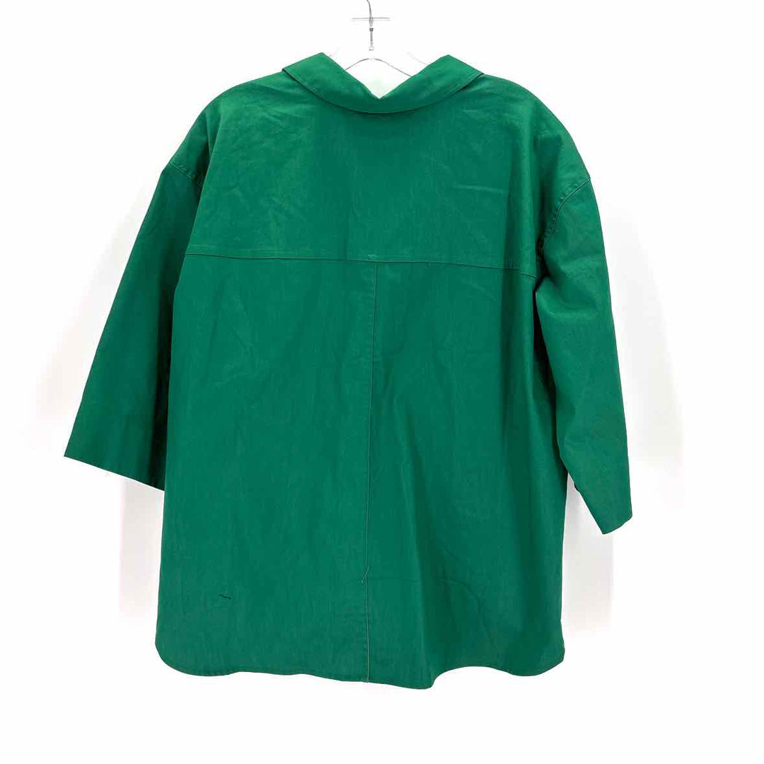Size M Green Shirt