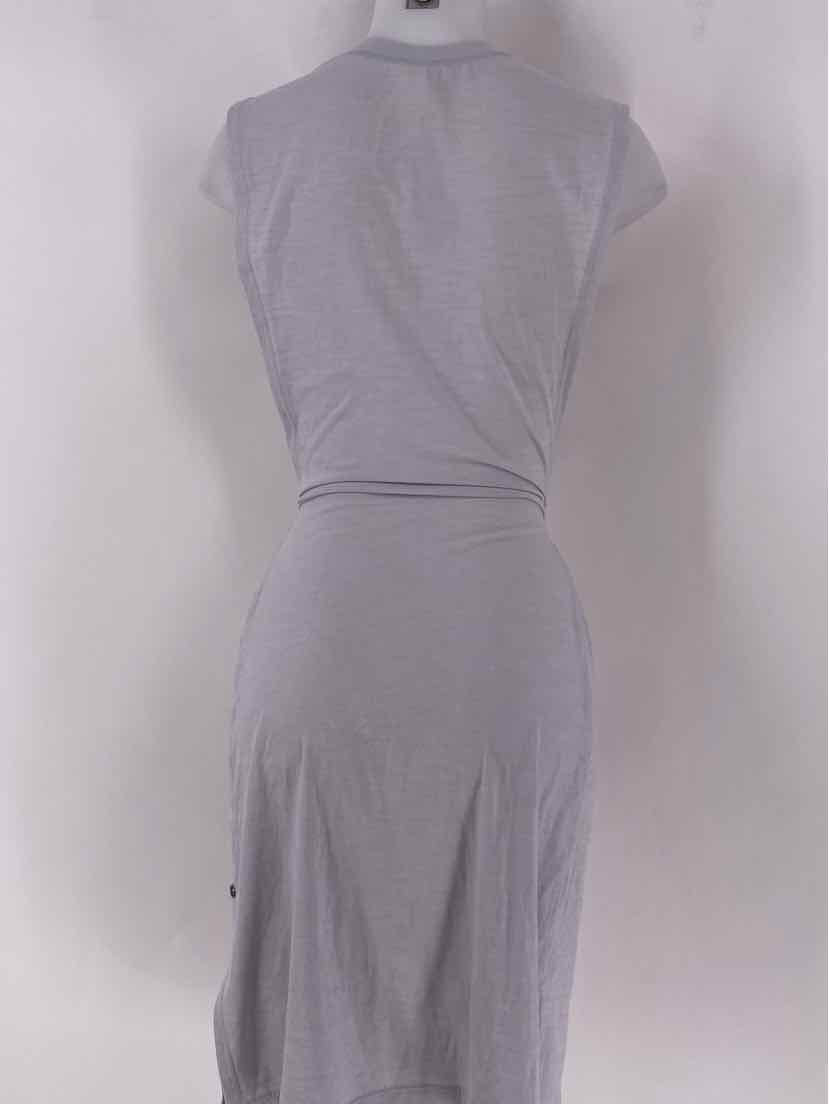 Size 6 Lululemon Gray Skirt