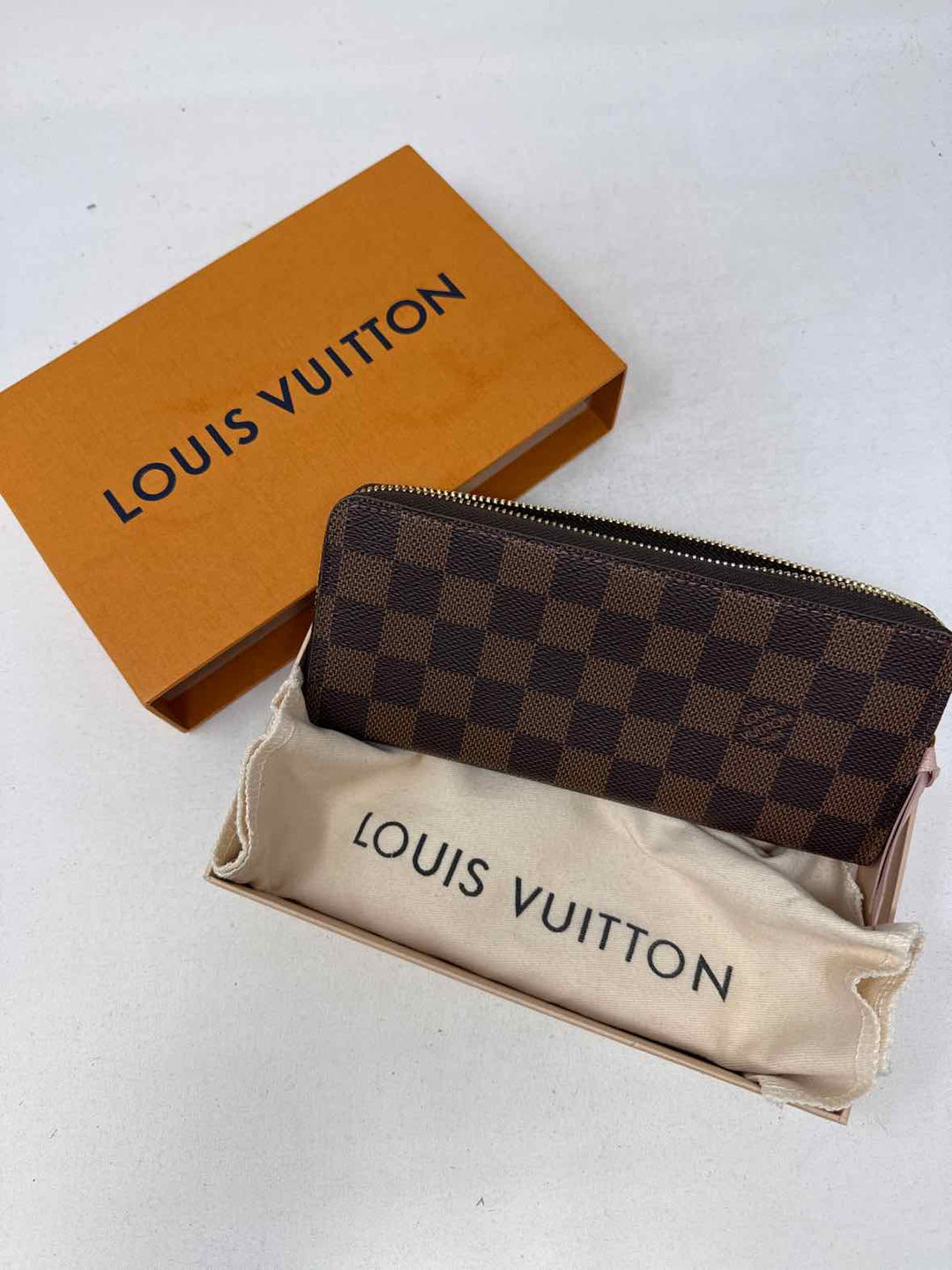 Louis Vuitton Luxury - Wallet