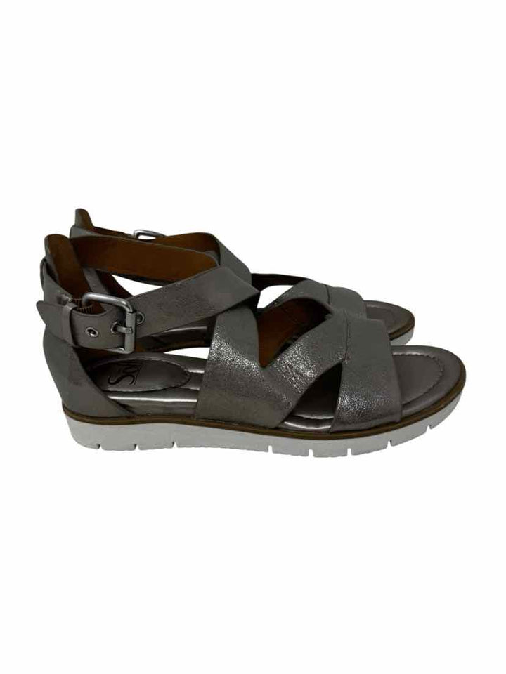 Shoe Size 7 SOFFT Silver Sandals