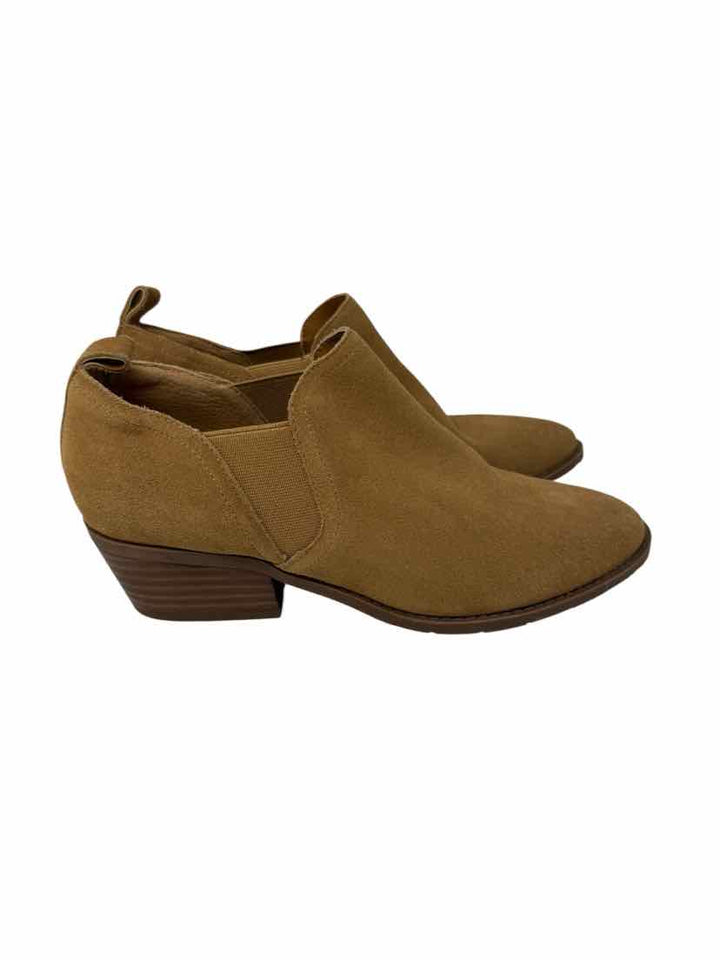 Shoe Size 7.5 Tan Suede Boots