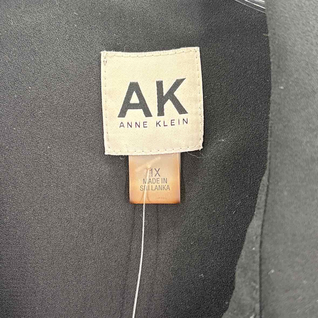 Size 1X Anne Klein Black Shirt