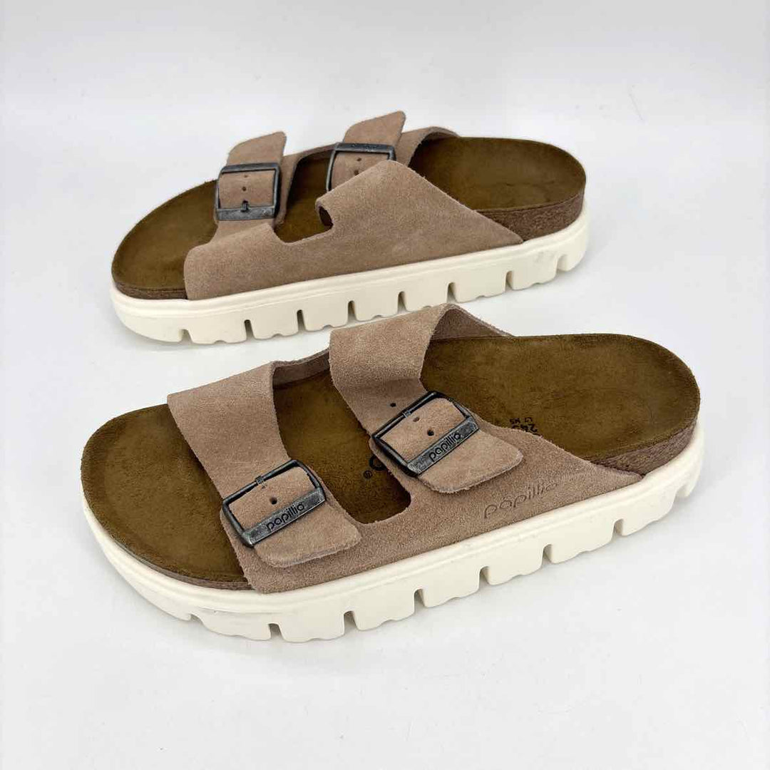 Shoe Size 7 Birkenstock Beige Suede Sandals
