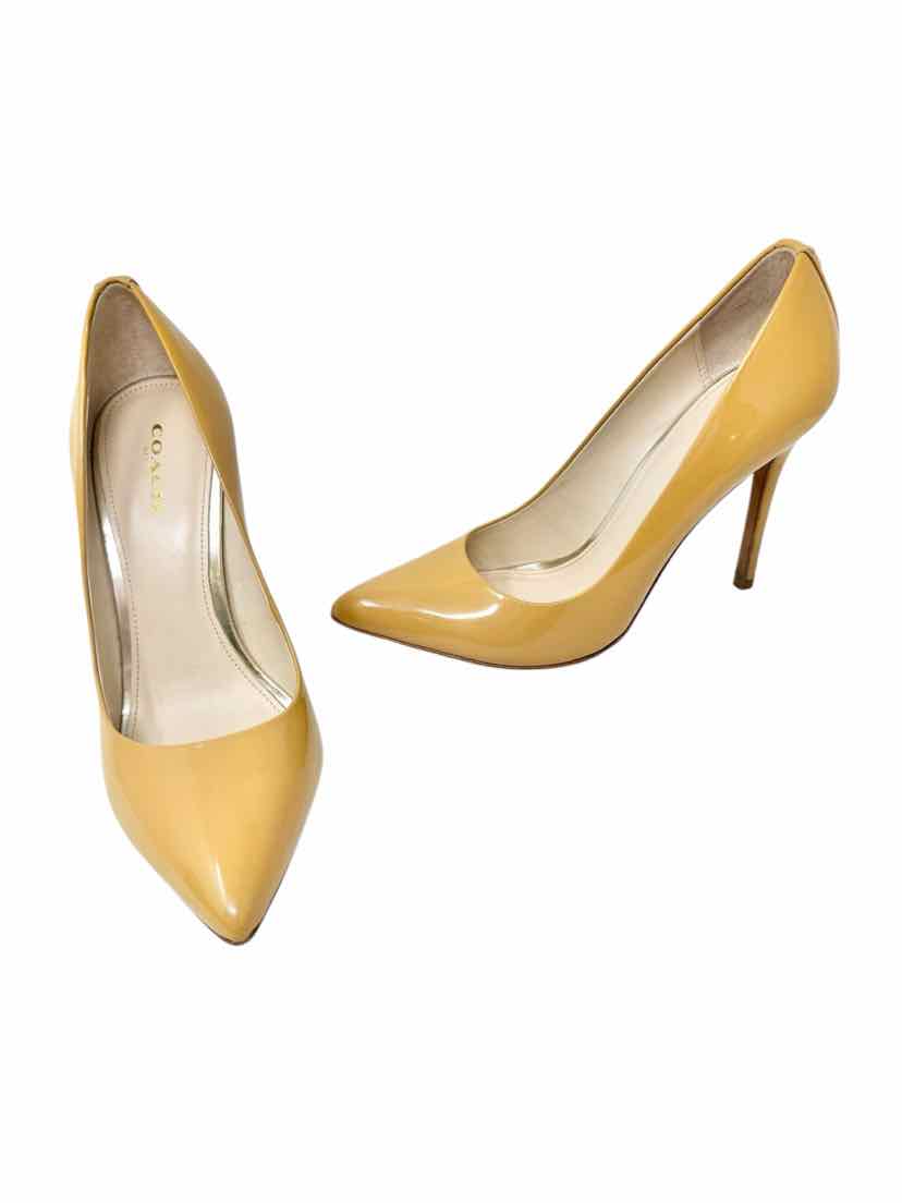 Shoe Size 7 Coach Tan Pumps