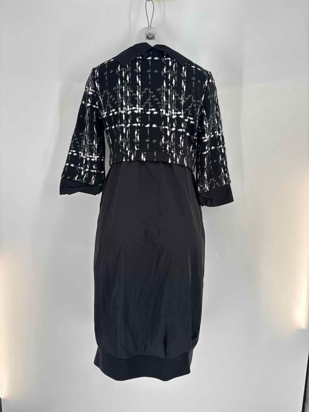 Size 8 JOSEPH RIBKOFF Black/White Dress