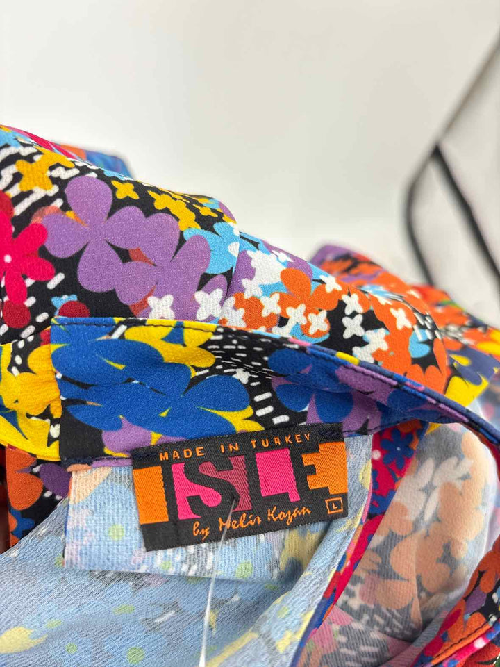 Size L Multi-Color Shirt