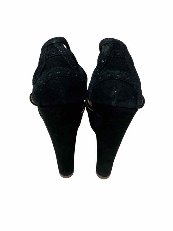 Shoe Size 40 TAHARI Black Suede Sandals