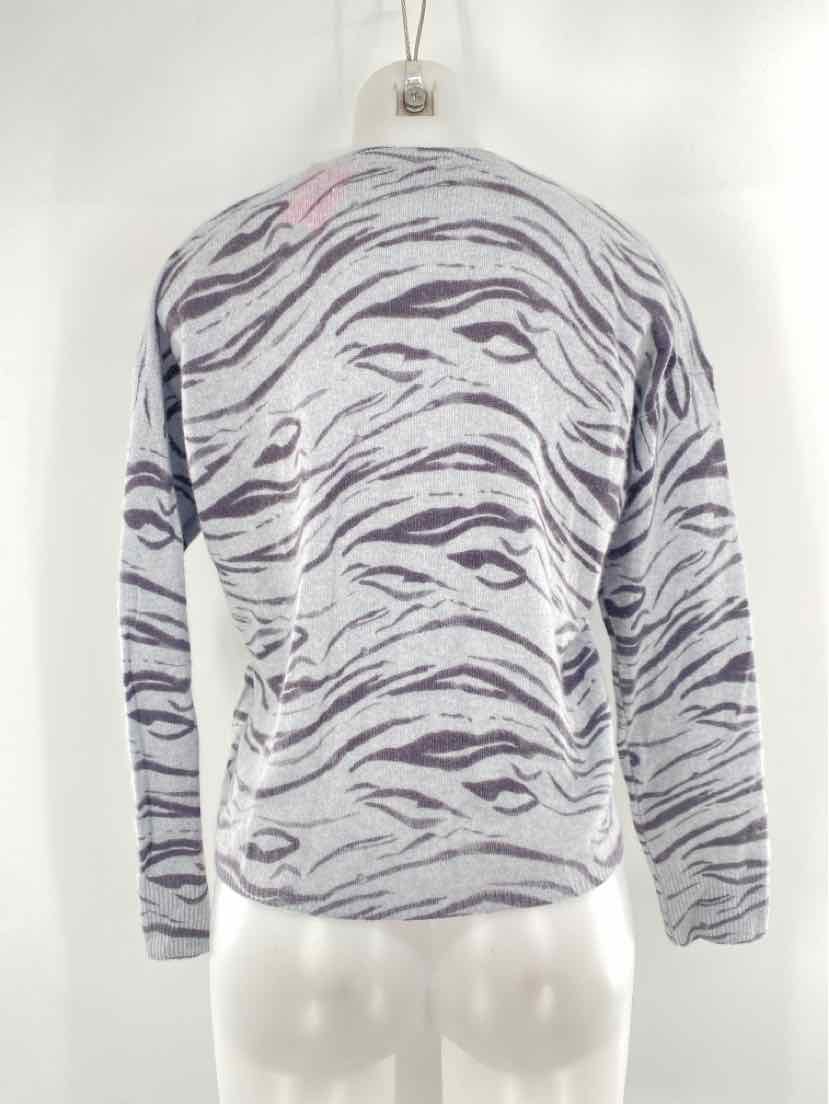 Size M Gray Cashmere Sweater