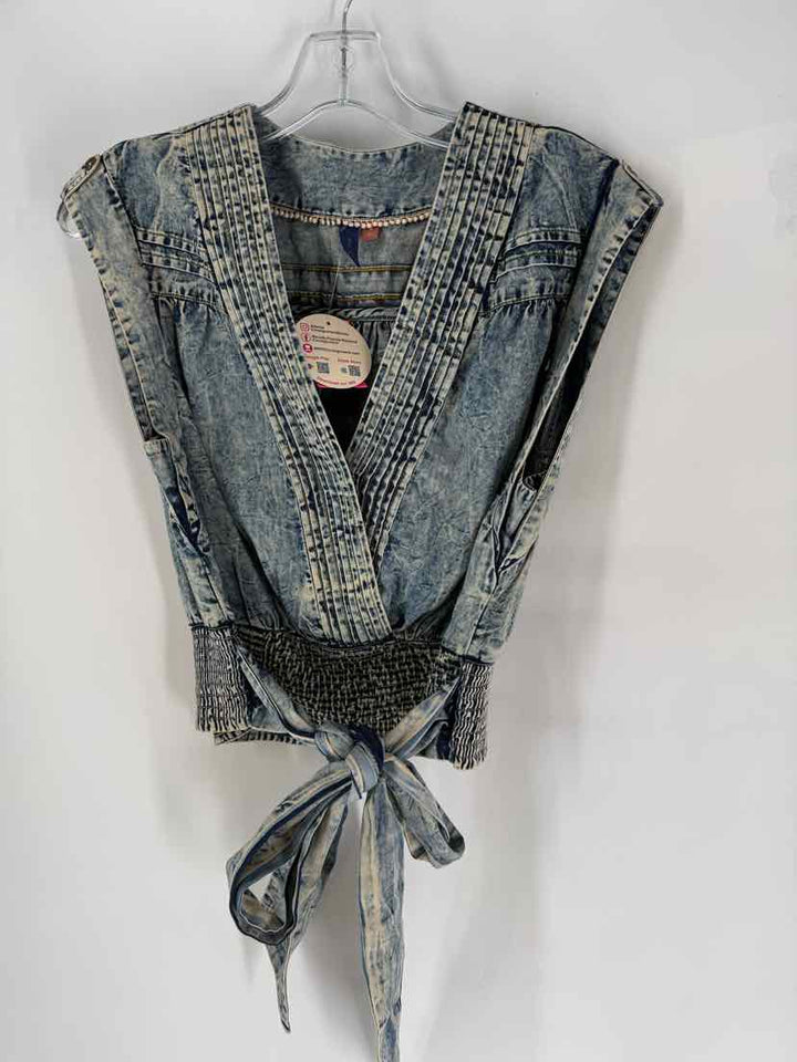 Size M Denim Shirt