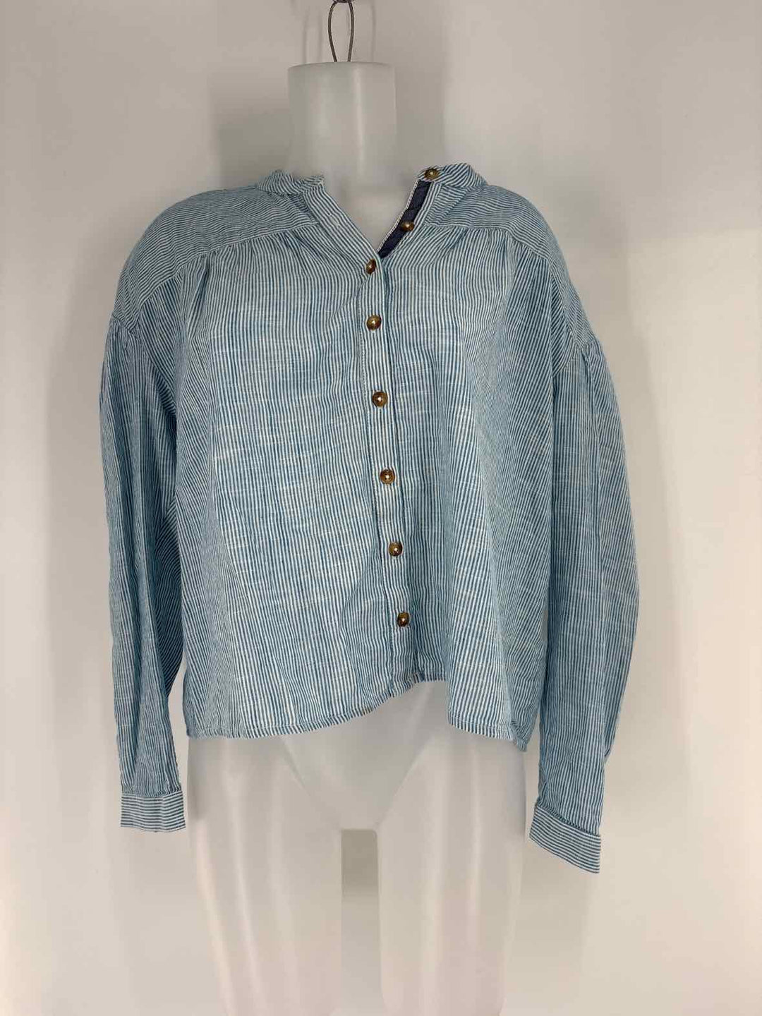 Size M Blue Print Shirt