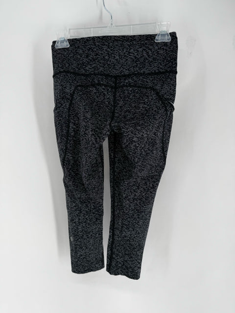 Size 6 Lululemon Black Capri
