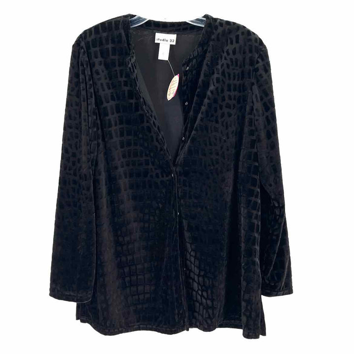 Size 2X Black Shirt