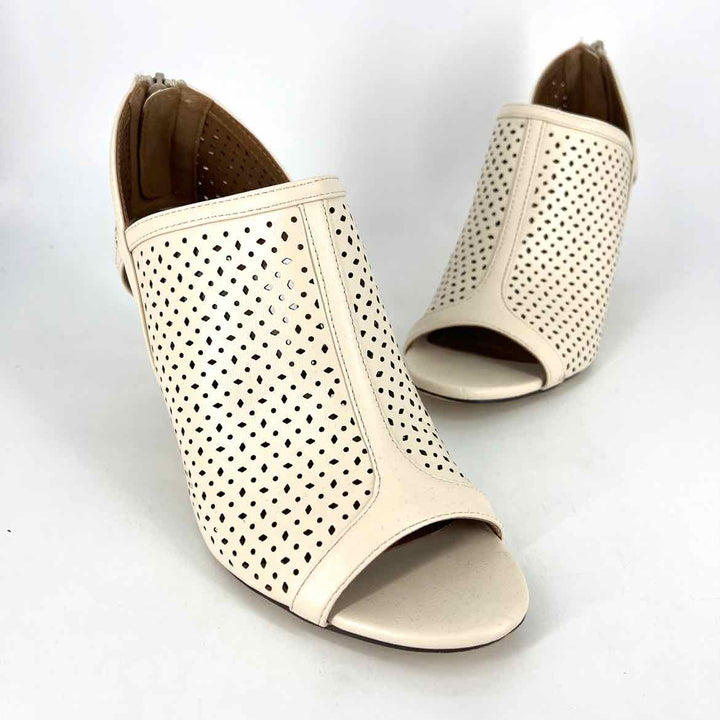 Shoe Size 8.5 Style & Co Ivory Pumps