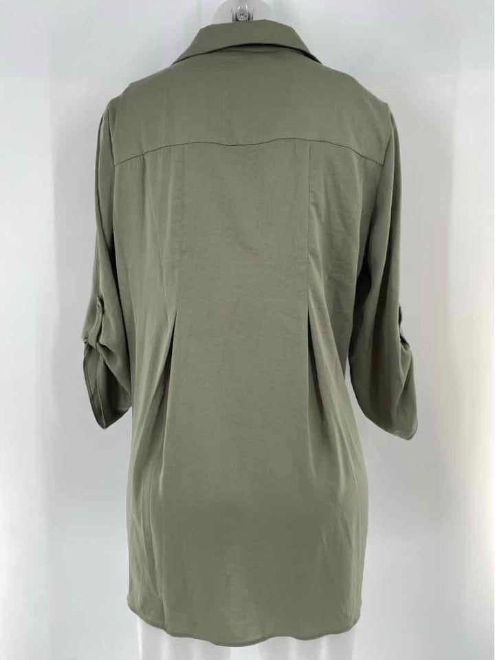 Size M RENAR Olive Shirt