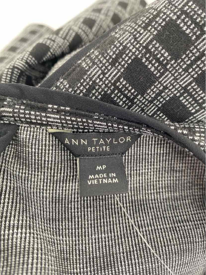 Size M Ann Taylor Black Print Shirt