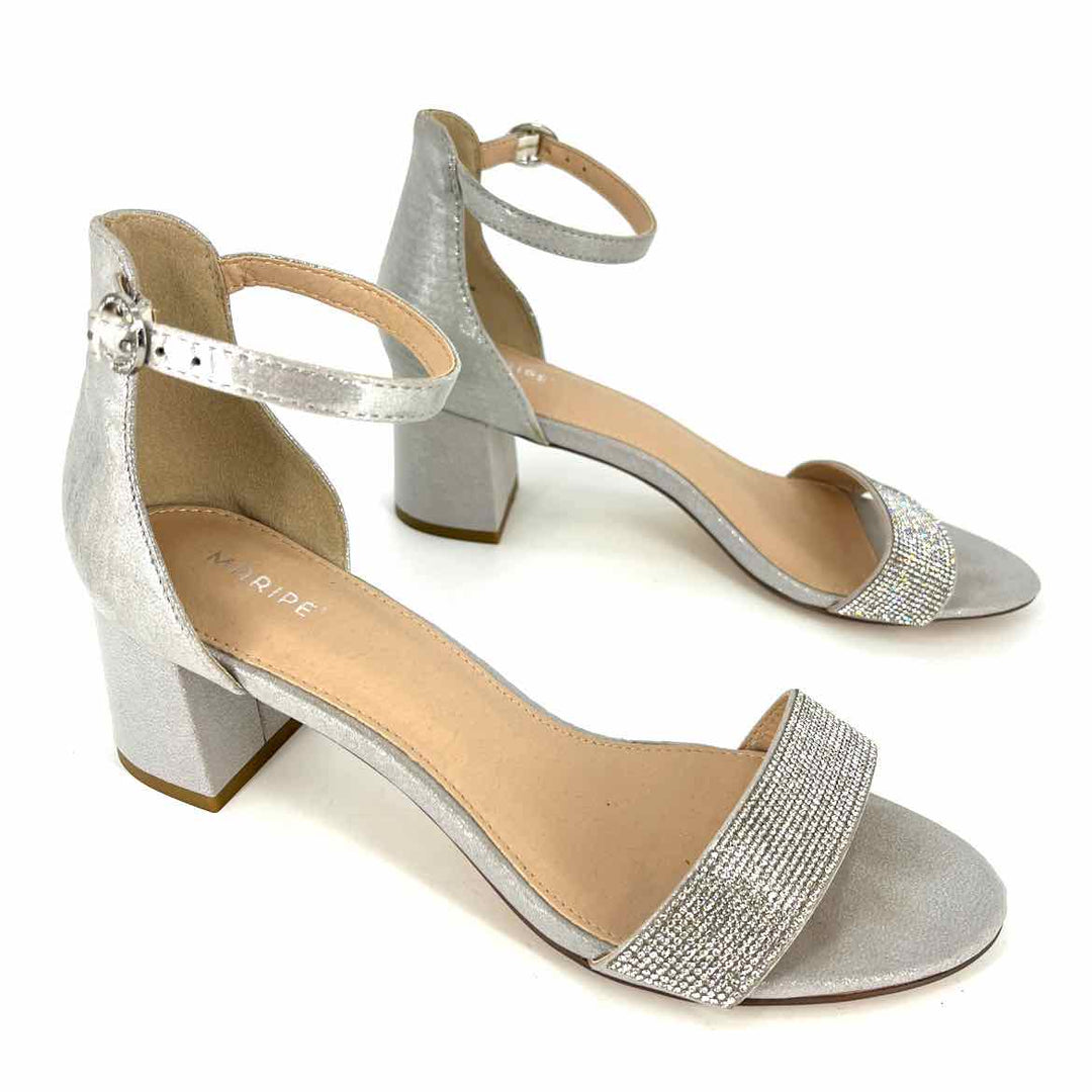 Shoe Size 10 Silver Leather Rhinestone Sandals