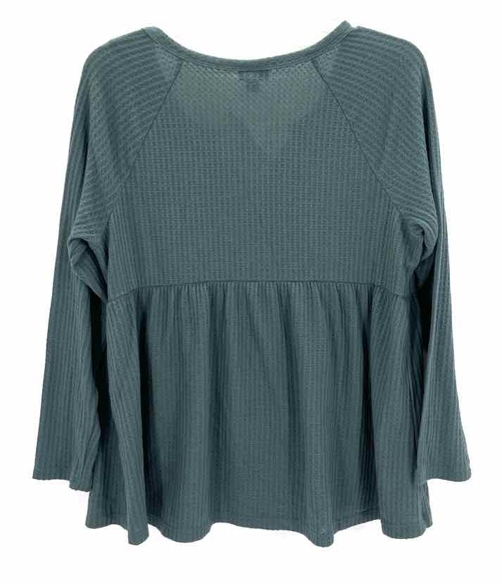 Size 0 Torrid Teal Knit Shirt