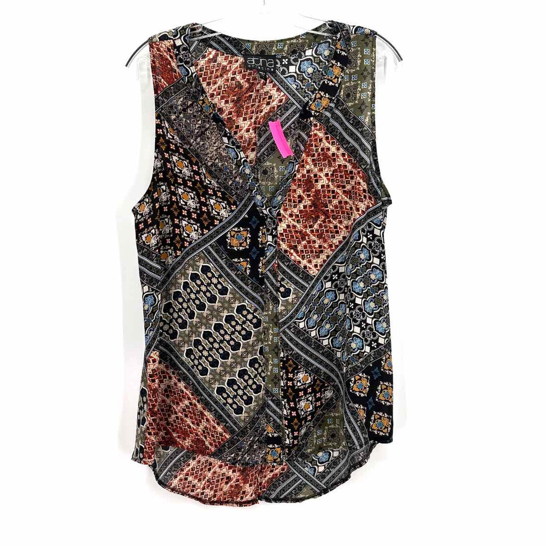Size L Multi-Color Shirt