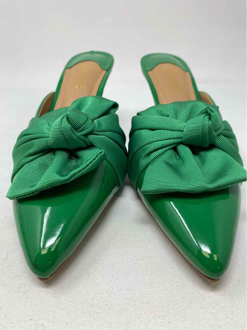 Shoe Size 7.5 J RENEE Green Sateen Pumps