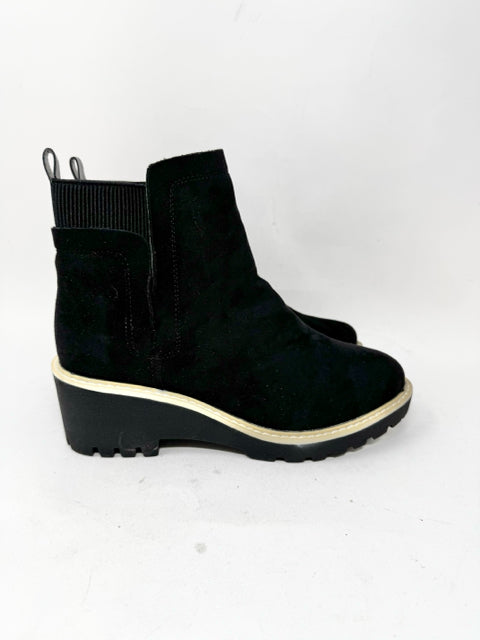Shoe Size 10 Black Boots