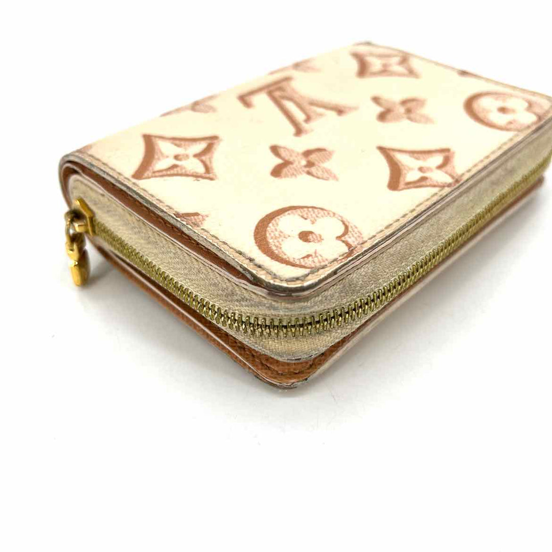 Louis Vuitton Luxury - Wallet