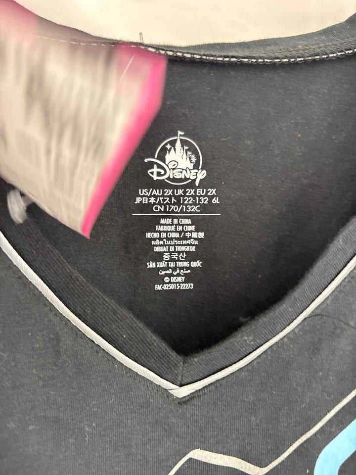 Size 2X Black Shirt