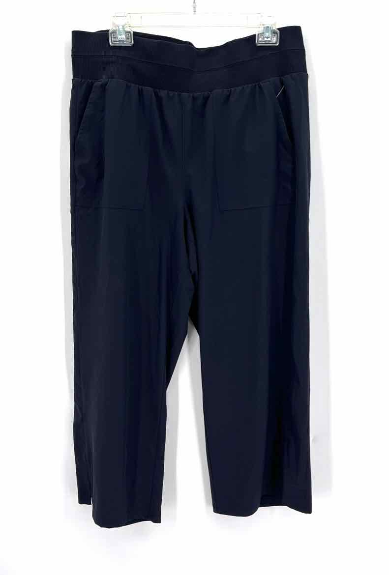 Size L Talbots Navy Capri