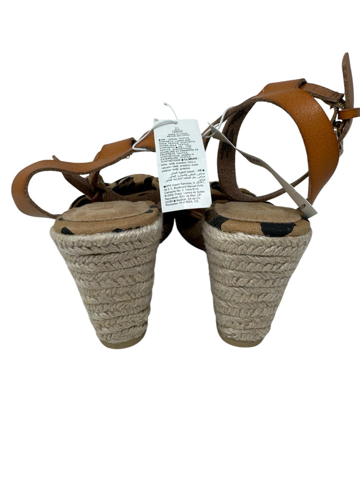 Shoe Size 6.5 Old Navy Tan Sandals