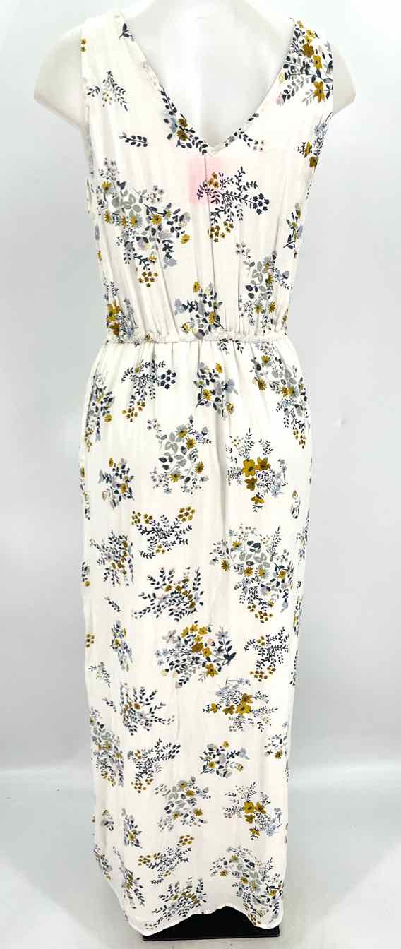 Size M LUCKY Cream Dress