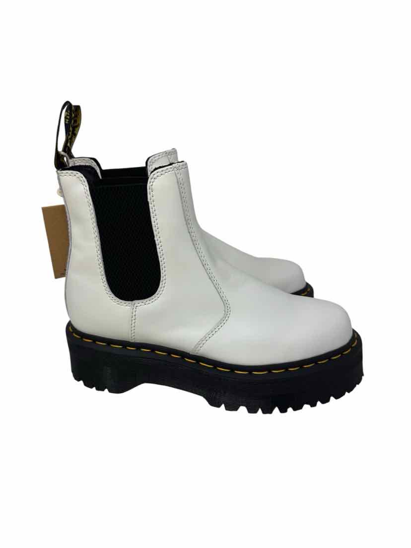 Shoe Size 39 DOC MARTENS White Leather Boots