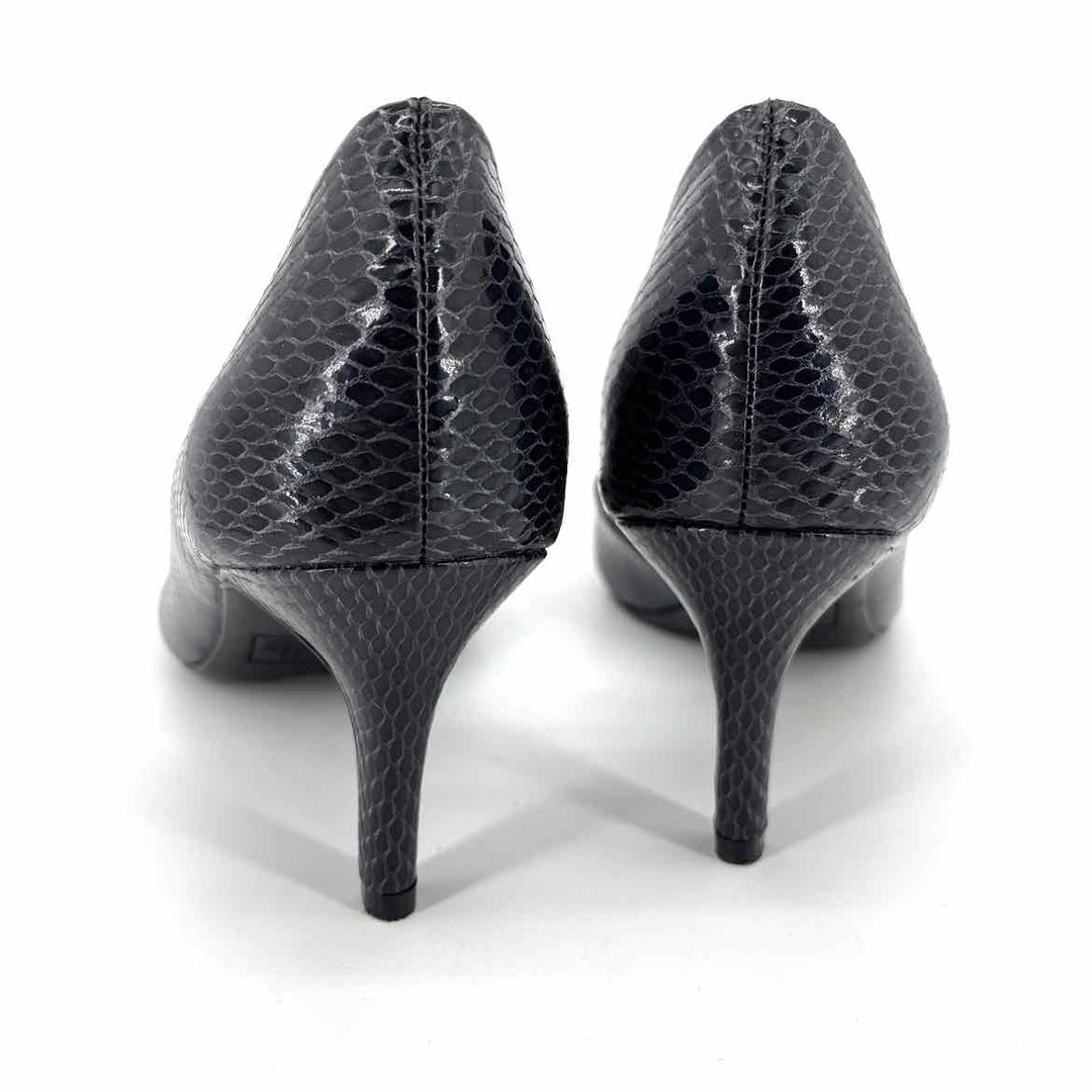 Shoe Size 8 Navy Pumps