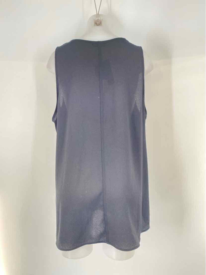 Size 2X Black Shirt