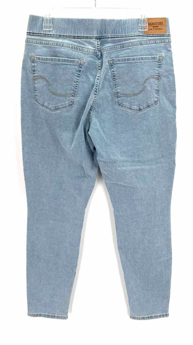 Size 31 Levi's Light Blue Denim Jeans