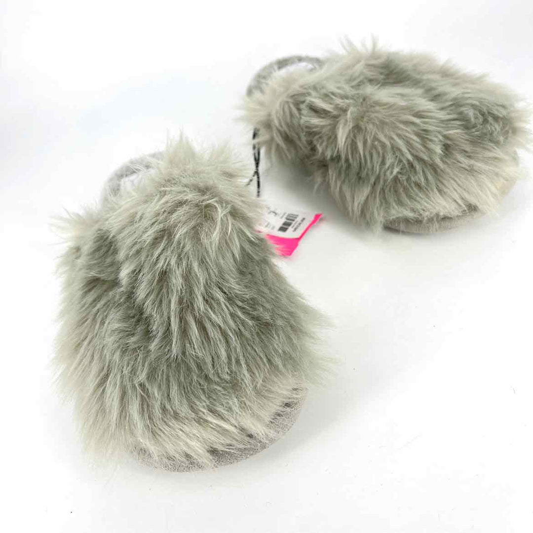Shoe Size M NY & CO Gray Faux Fur Slippers