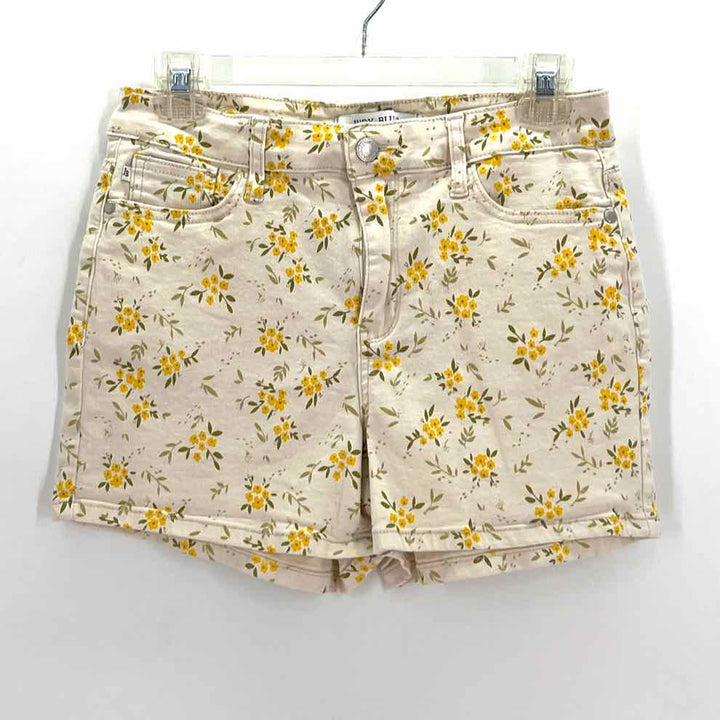 Size M JUDY BLUE Cream Shorts