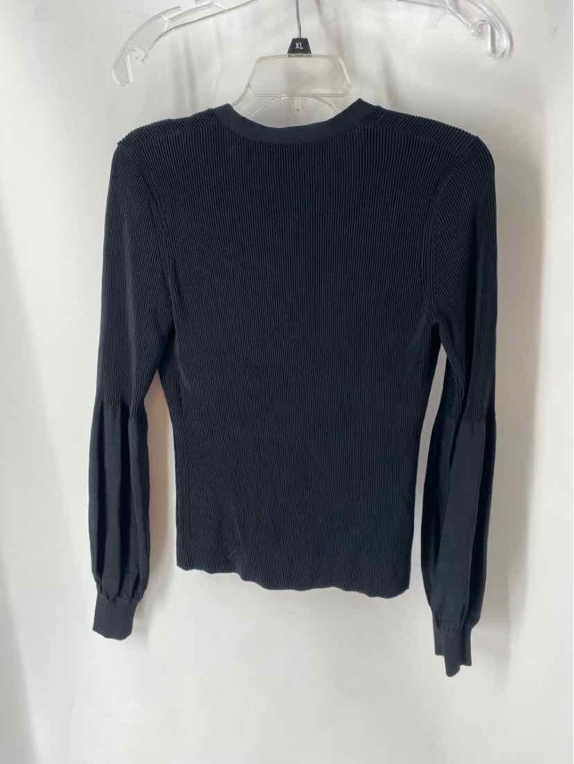 Size M THEORY Black Shirt