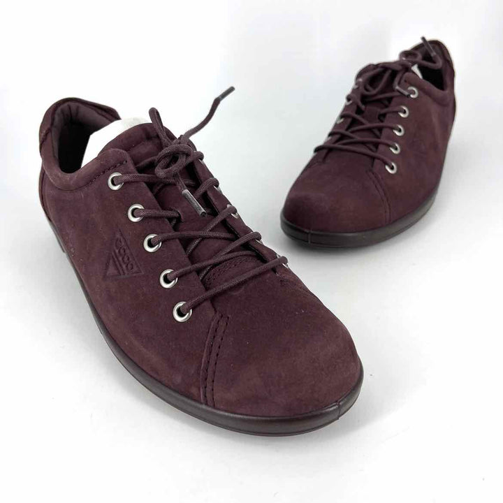 Shoe Size 39 ECCO Burgundy Suede Sneakers