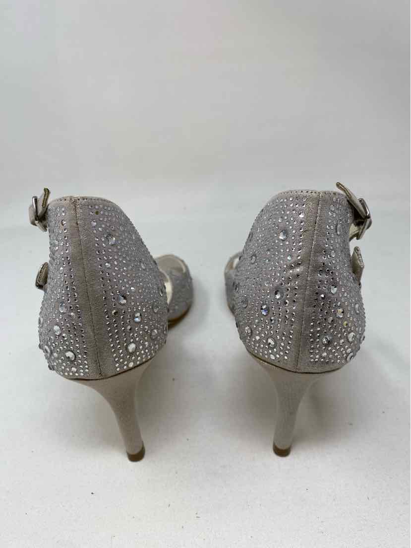 Shoe Size 11 ALFANI Silver Sandals