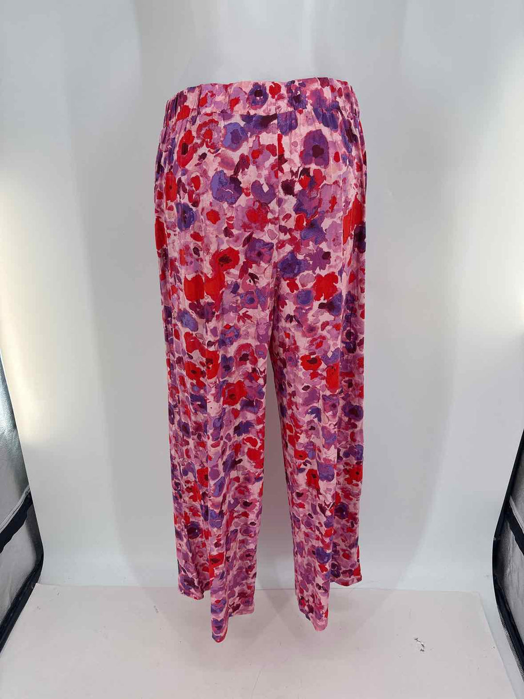 Size M H&M PINK PRINT Pants
