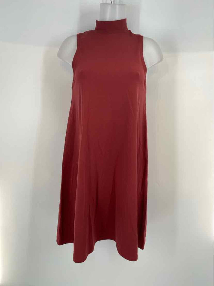 Size M Lululemon Burgundy Dress