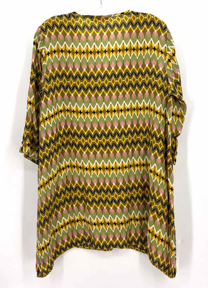 Size S Multi-Color Shirt