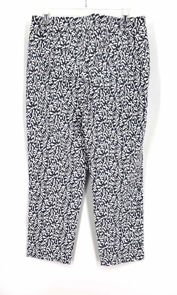 Size M Chico's Blue Capri