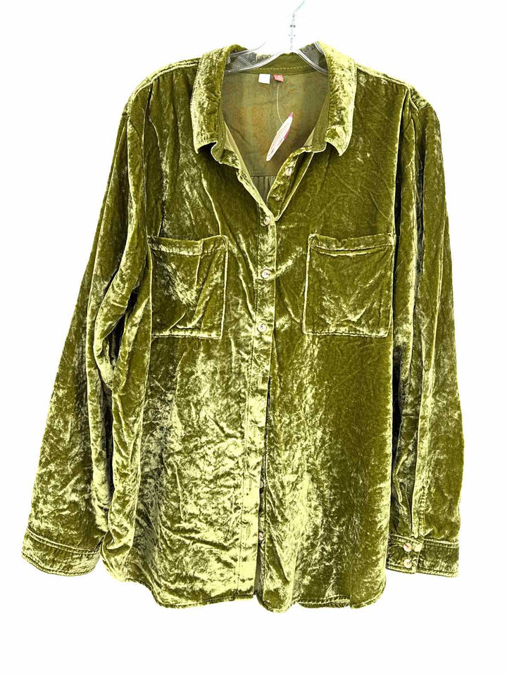 Size XL Green Shirt